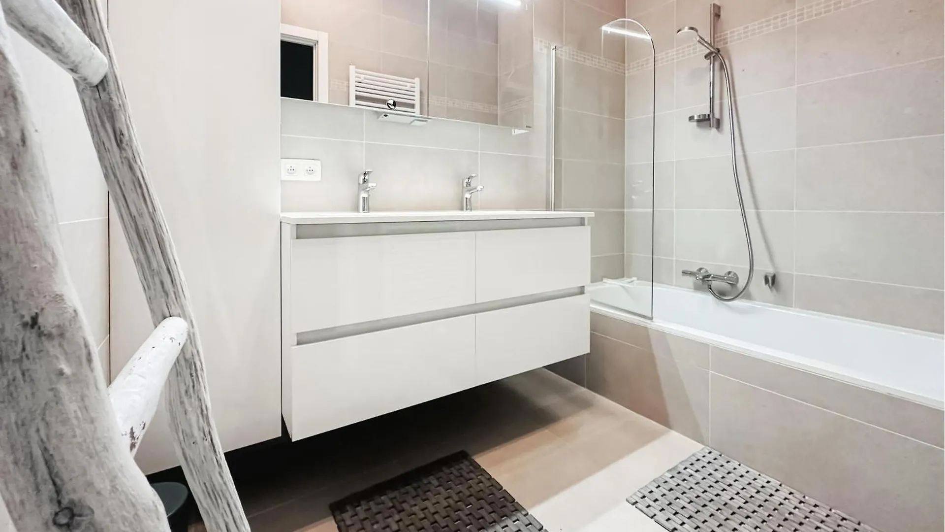 Awesome Apartment In Oostende With Wifi